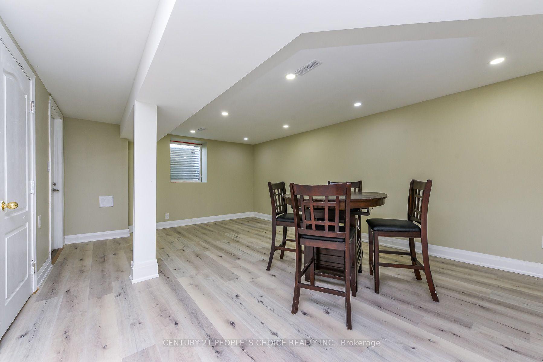 Photo 32 of 8 Fidelia Crescent, Brampton, Southgate — HOMEH
