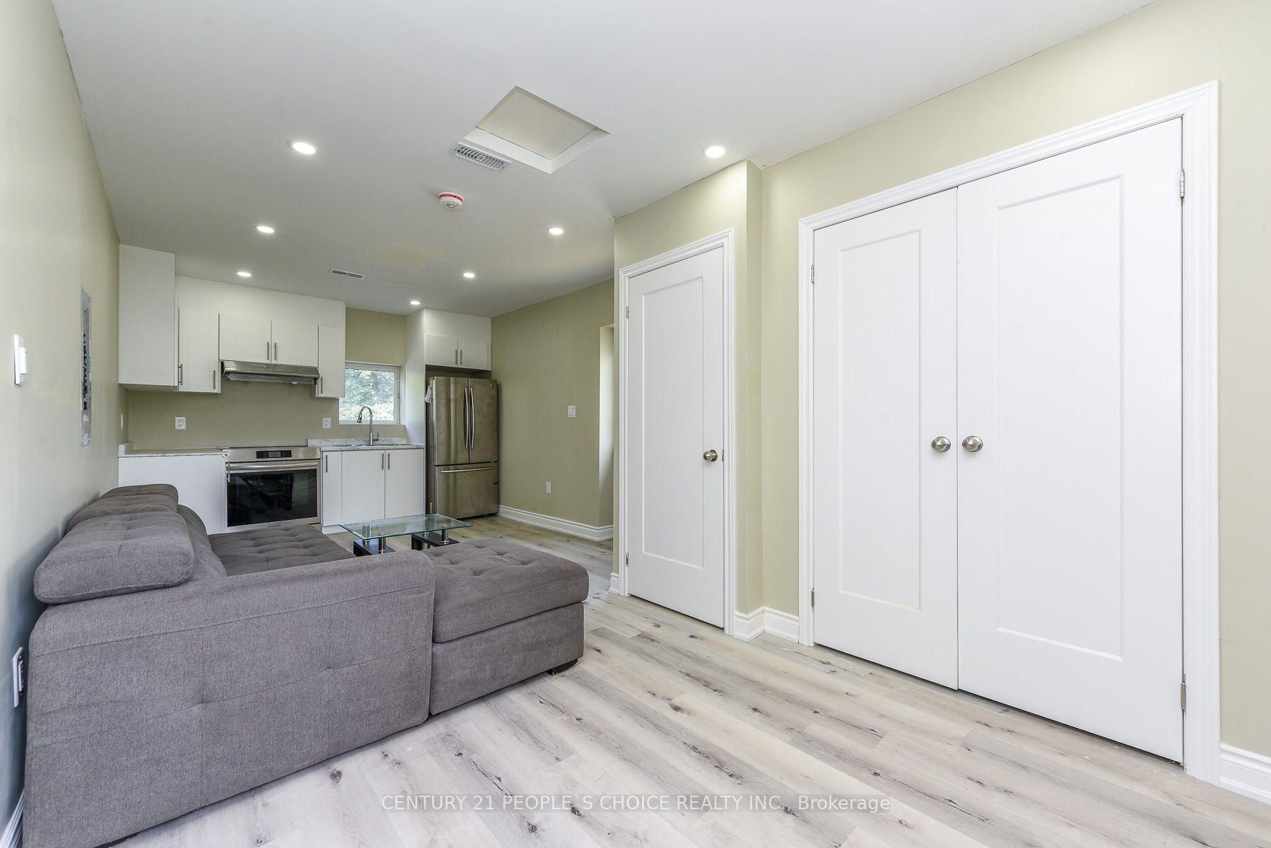 Photo 38 of 8 Fidelia Crescent, Brampton, Southgate — HOMEH