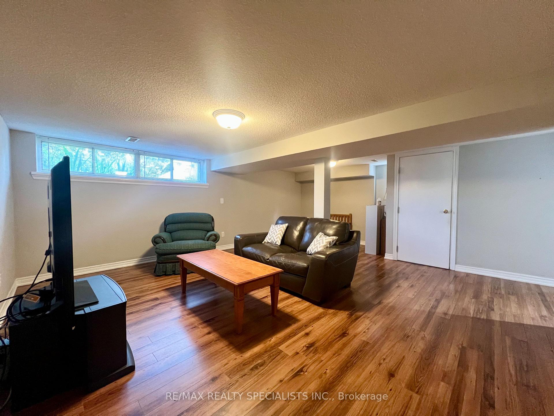 Photo 9 of Unit Lower, 1763 Sandgate Crescent, Mississauga, Clarkson — HOMEH