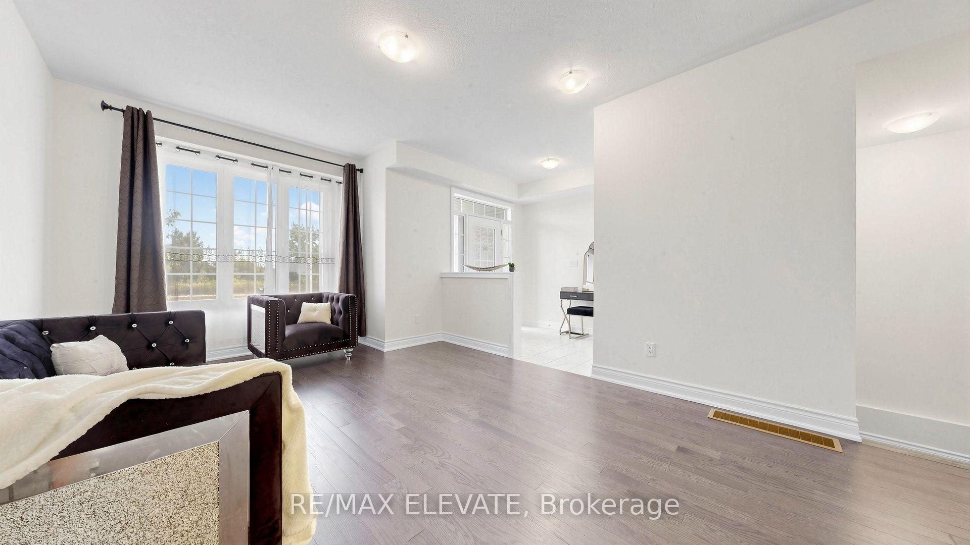 Photo 3 of 265 Kirkham Drive, Markham, Cedarwood — HOMEH