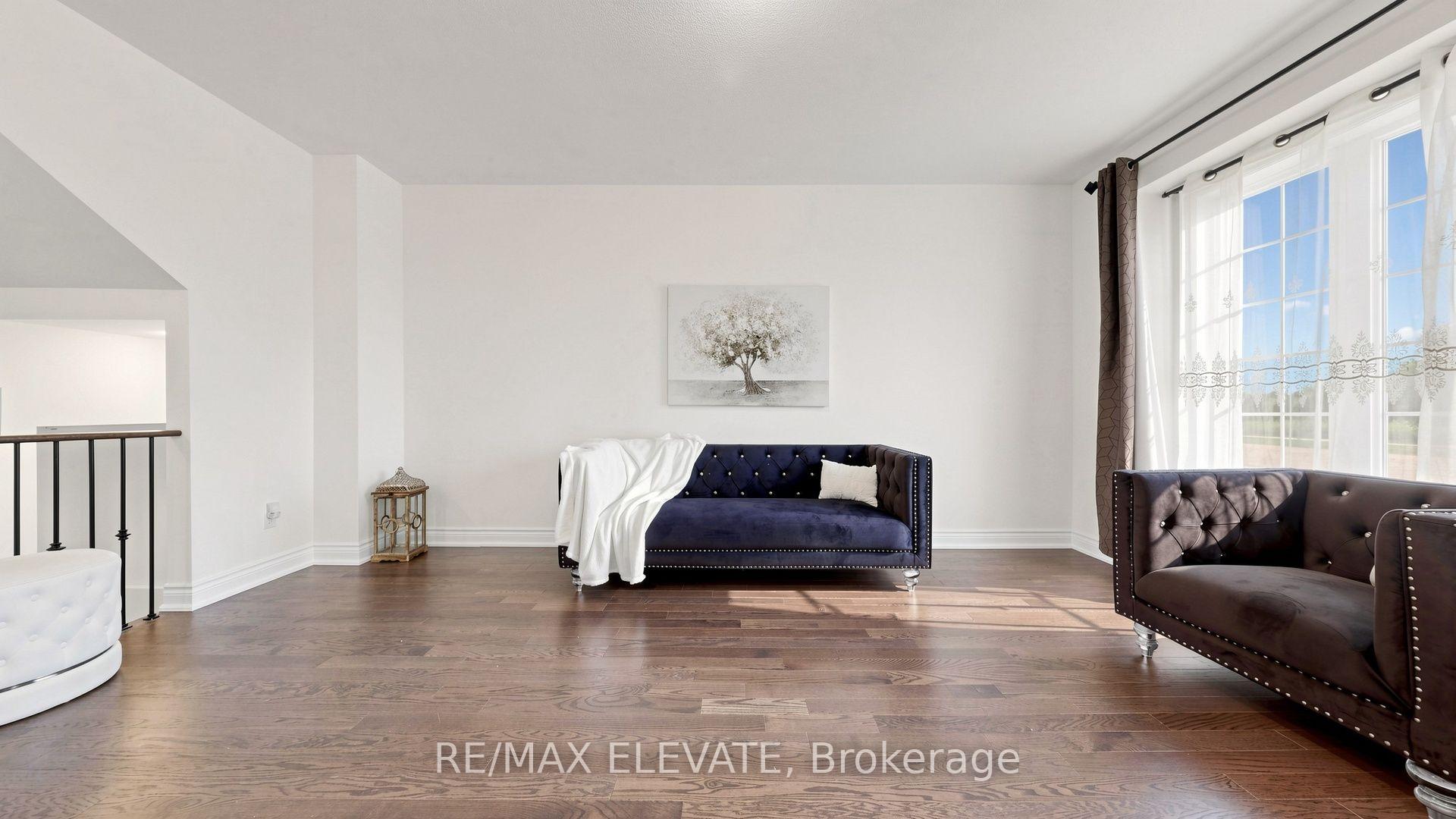 Photo 4 of 265 Kirkham Drive, Markham, Cedarwood — HOMEH