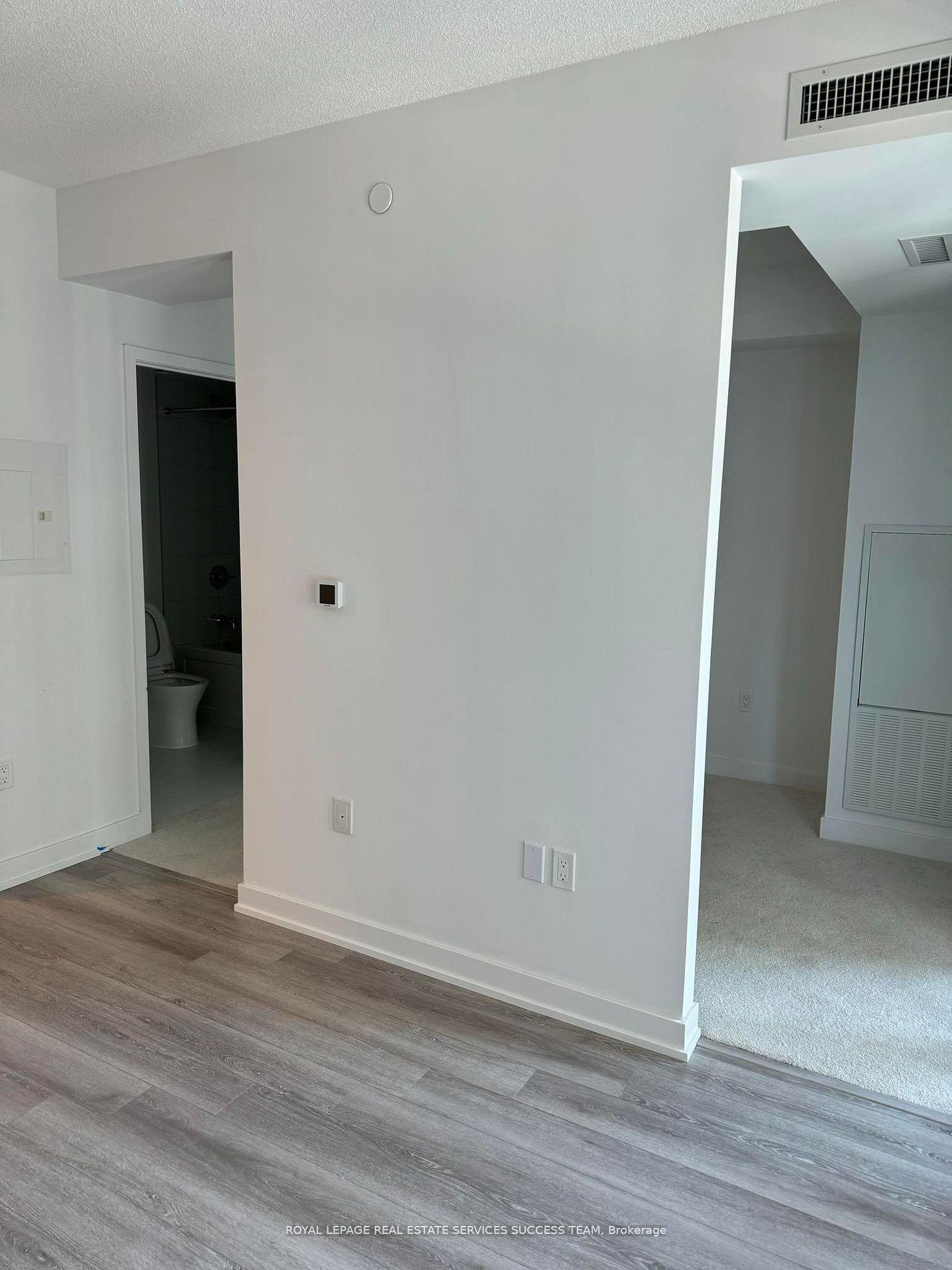 Photo 5 of Unit 1820, 230 Simcoe Street, Toronto, Kensington-Chinatown — HOMEH