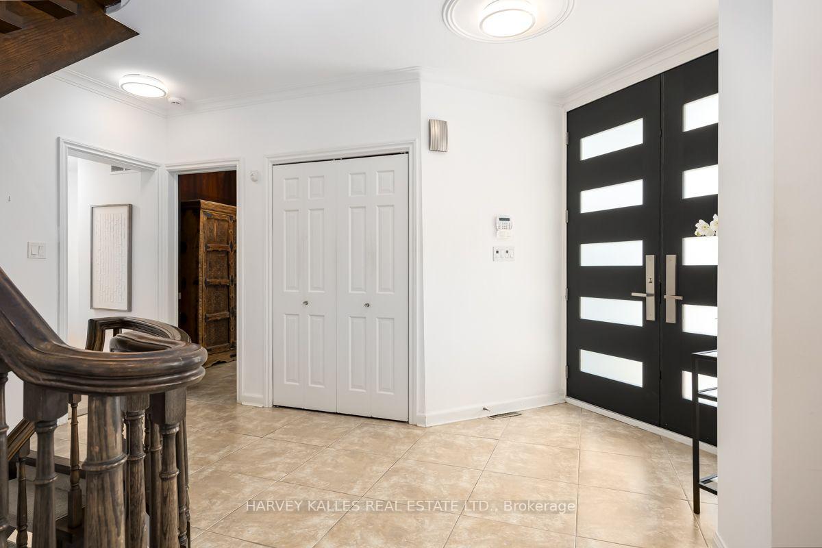 Photo 5 of 92 Prue Avenue, Toronto, Englemount-Lawrence — HOMEH