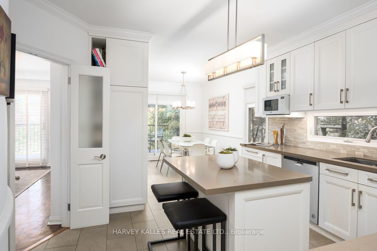 Photo 14 of 92 Prue Avenue, Toronto, Englemount-Lawrence — HOMEH