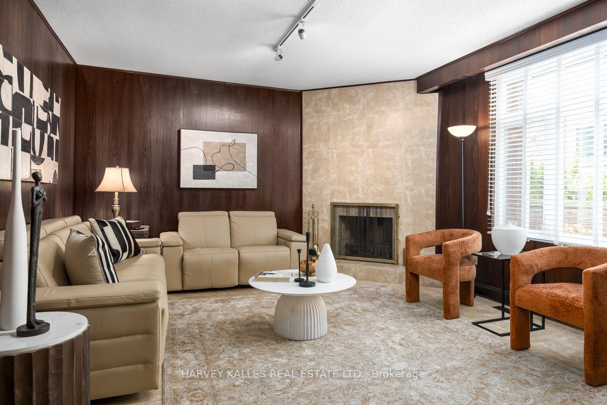 Photo 19 of 92 Prue Avenue, Toronto, Englemount-Lawrence — HOMEH