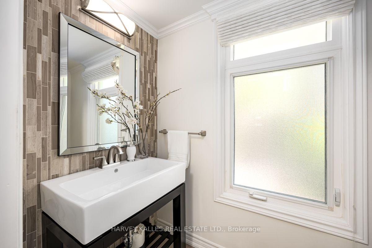 Photo 22 of 92 Prue Avenue, Toronto, Englemount-Lawrence — HOMEH