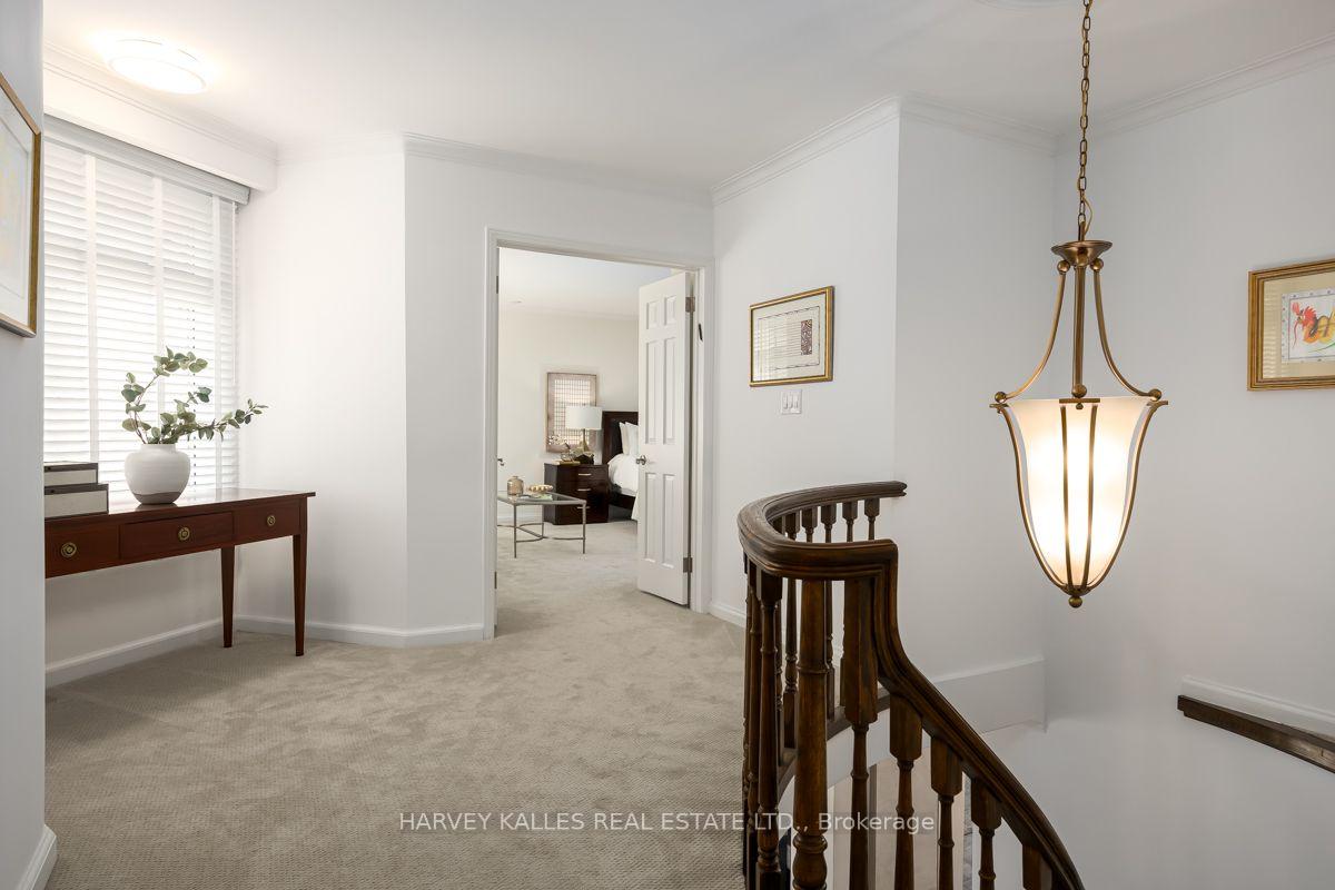 Photo 24 of 92 Prue Avenue, Toronto, Englemount-Lawrence — HOMEH