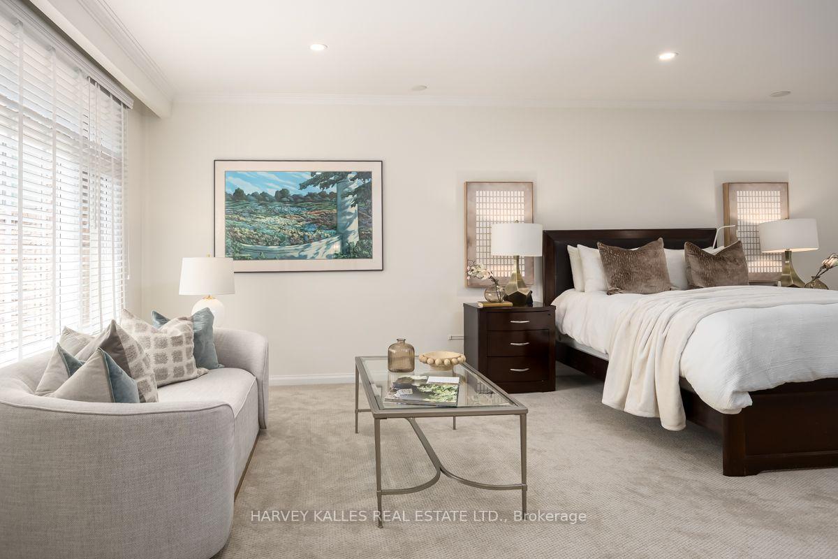 Photo 25 of 92 Prue Avenue, Toronto, Englemount-Lawrence — HOMEH