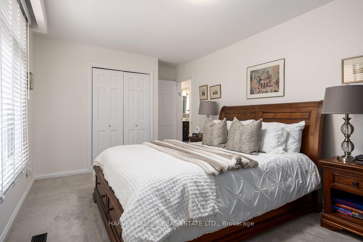 Photo 34 of 92 Prue Avenue, Toronto, Englemount-Lawrence — HOMEH