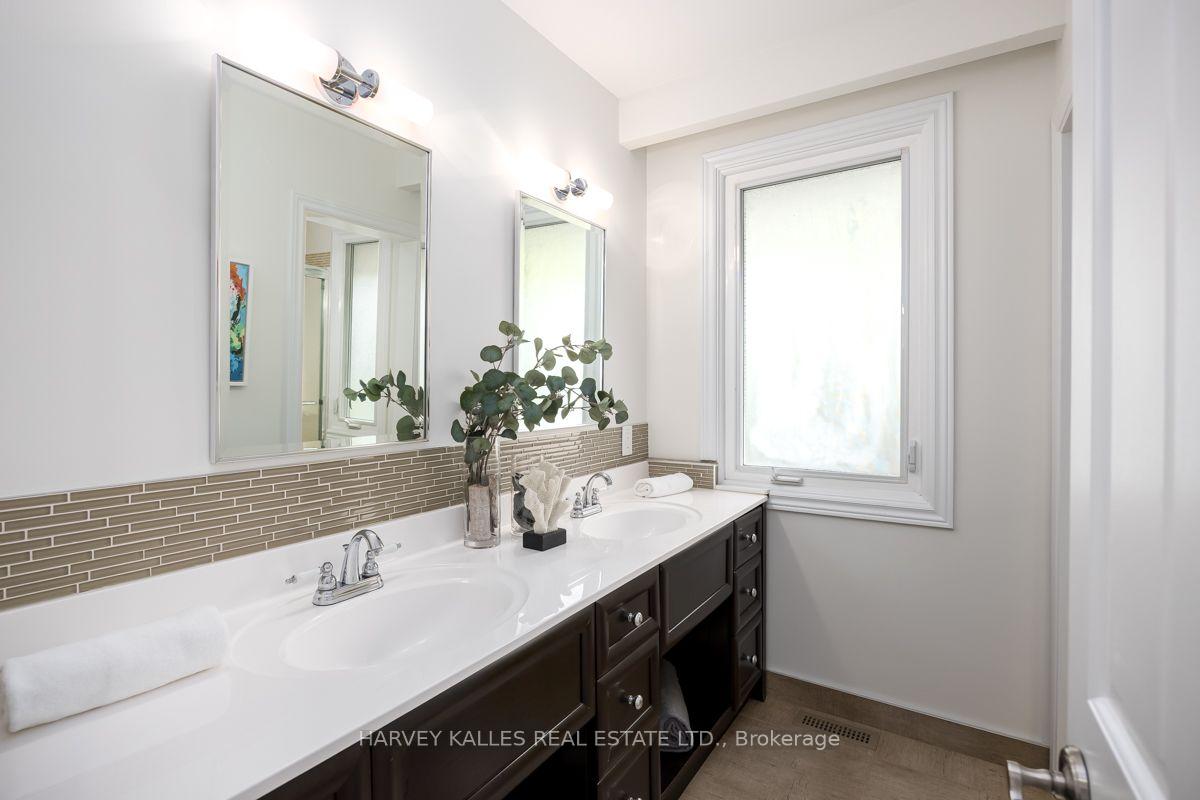 Photo 36 of 92 Prue Avenue, Toronto, Englemount-Lawrence — HOMEH