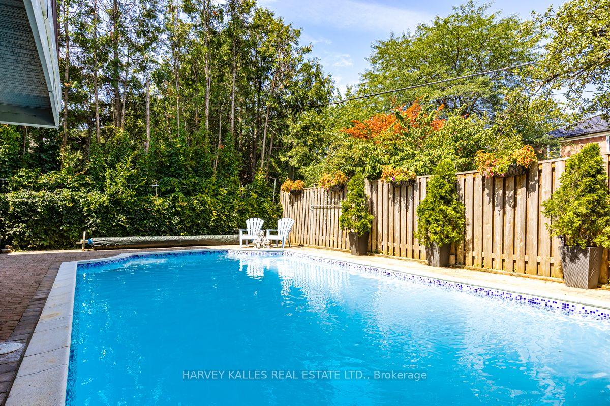 Photo 43 of 92 Prue Avenue, Toronto, Englemount-Lawrence — HOMEH