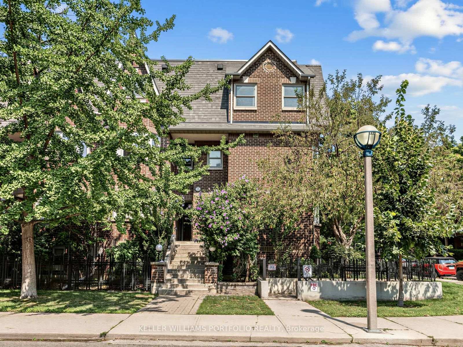 Photo 2 of Unit 1, 2C Shank Street W, Toronto, Niagara — HOMEH
