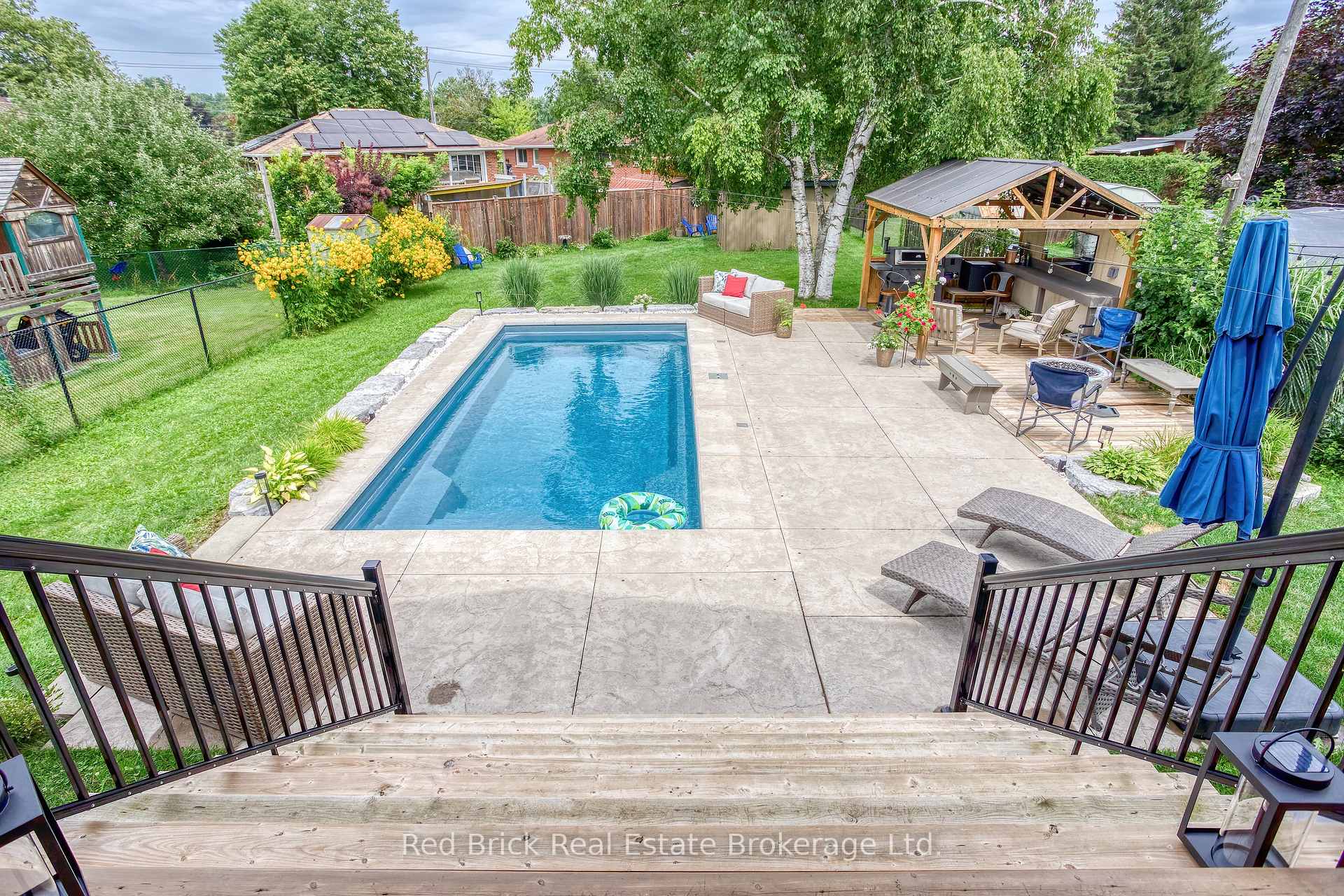 Photo 2 of 141 Lane Street, Guelph, St. George's — HOMEH