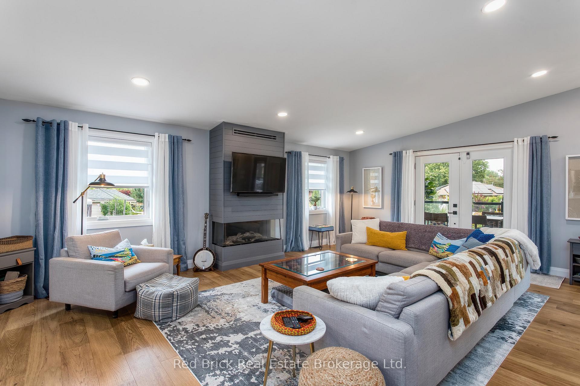 Photo 5 of 141 Lane Street, Guelph, St. George's — HOMEH
