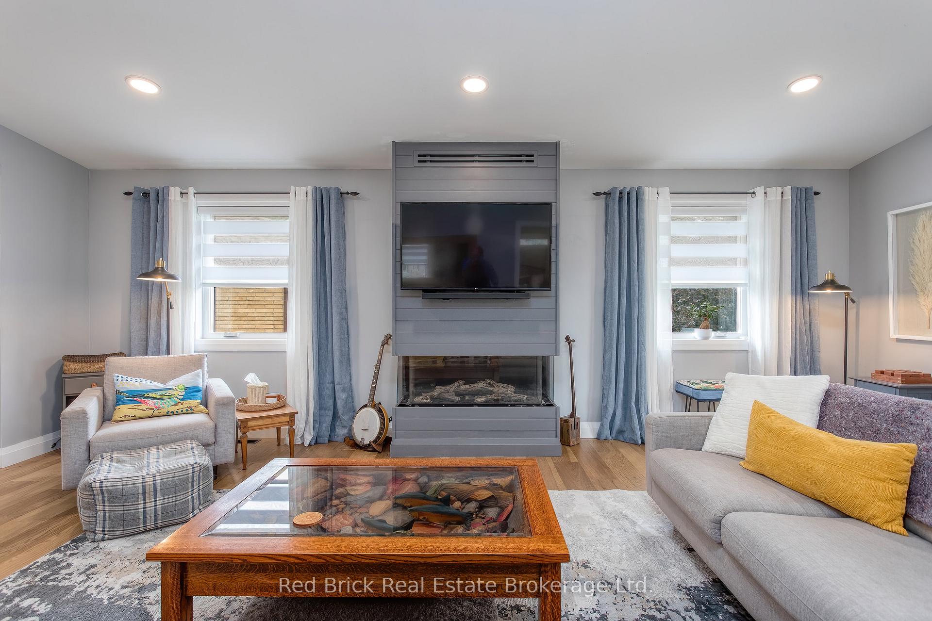 Photo 6 of 141 Lane Street, Guelph, St. George's — HOMEH