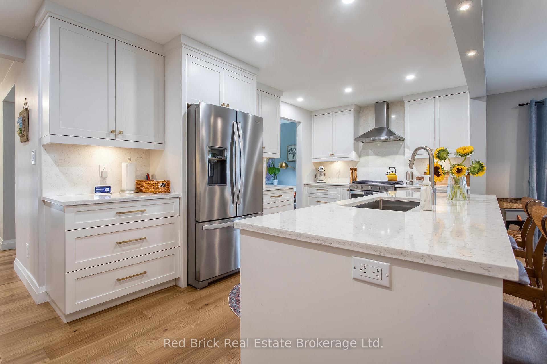Photo 15 of 141 Lane Street, Guelph, St. George's — HOMEH