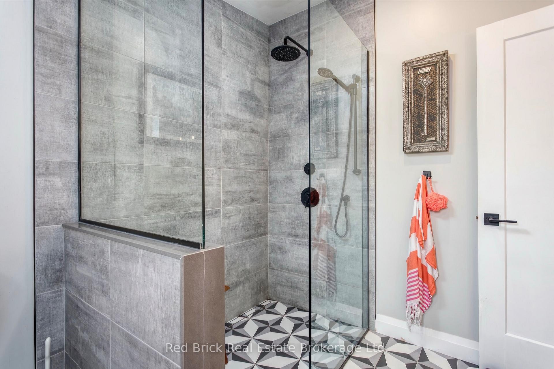 Photo 23 of 141 Lane Street, Guelph, St. George's — HOMEH