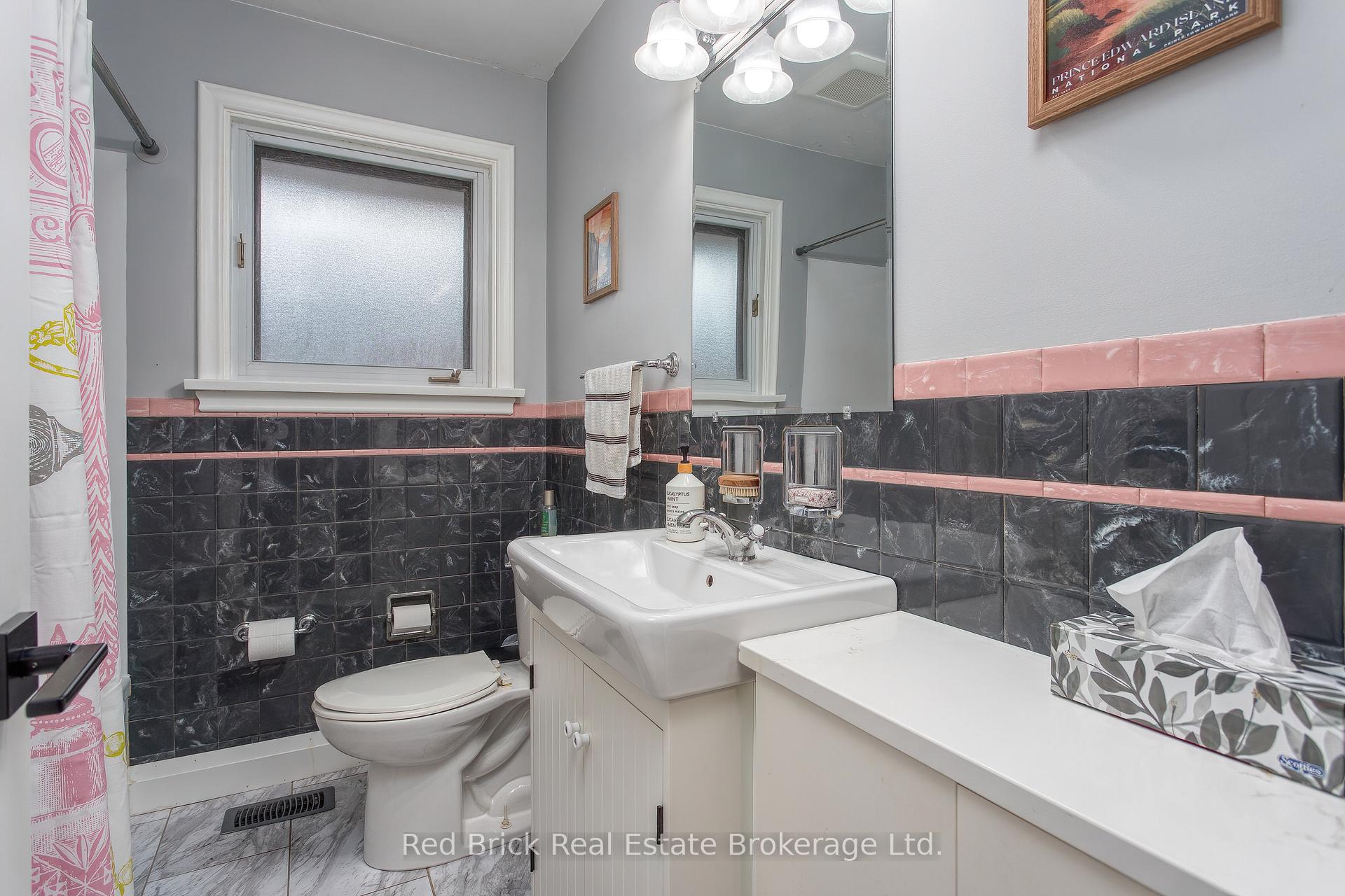 Photo 28 of 141 Lane Street, Guelph, St. George's — HOMEH