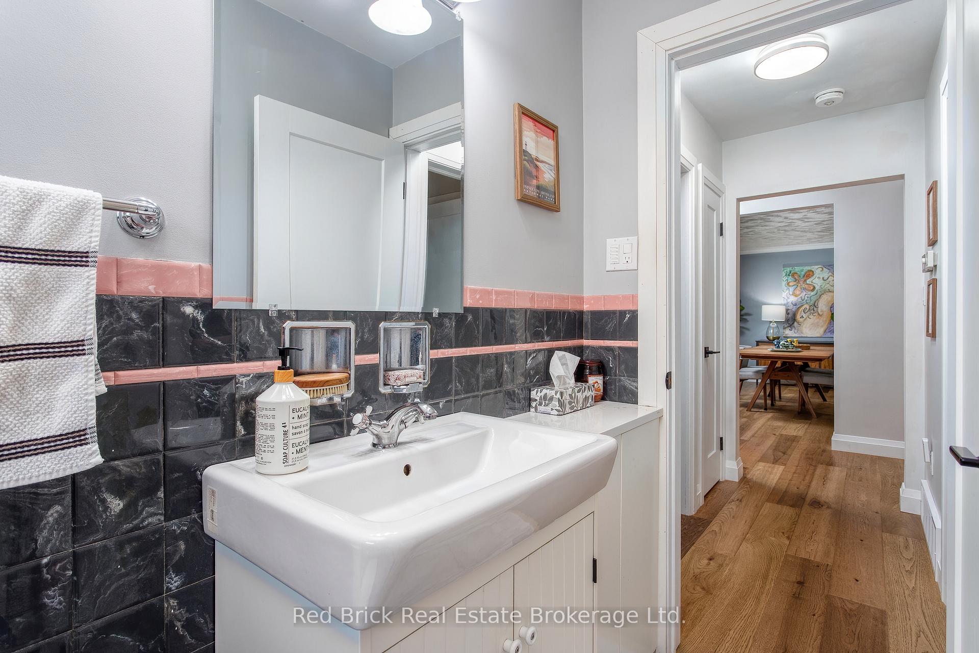 Photo 29 of 141 Lane Street, Guelph, St. George's — HOMEH