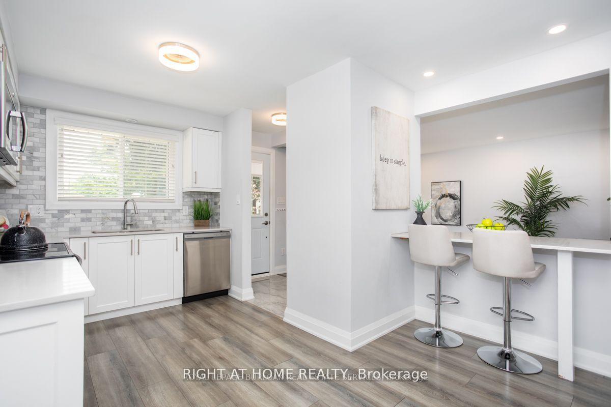 Photo 4 of Unit Main, 576 Turner Drive, Burlington, Appleby — HOMEH