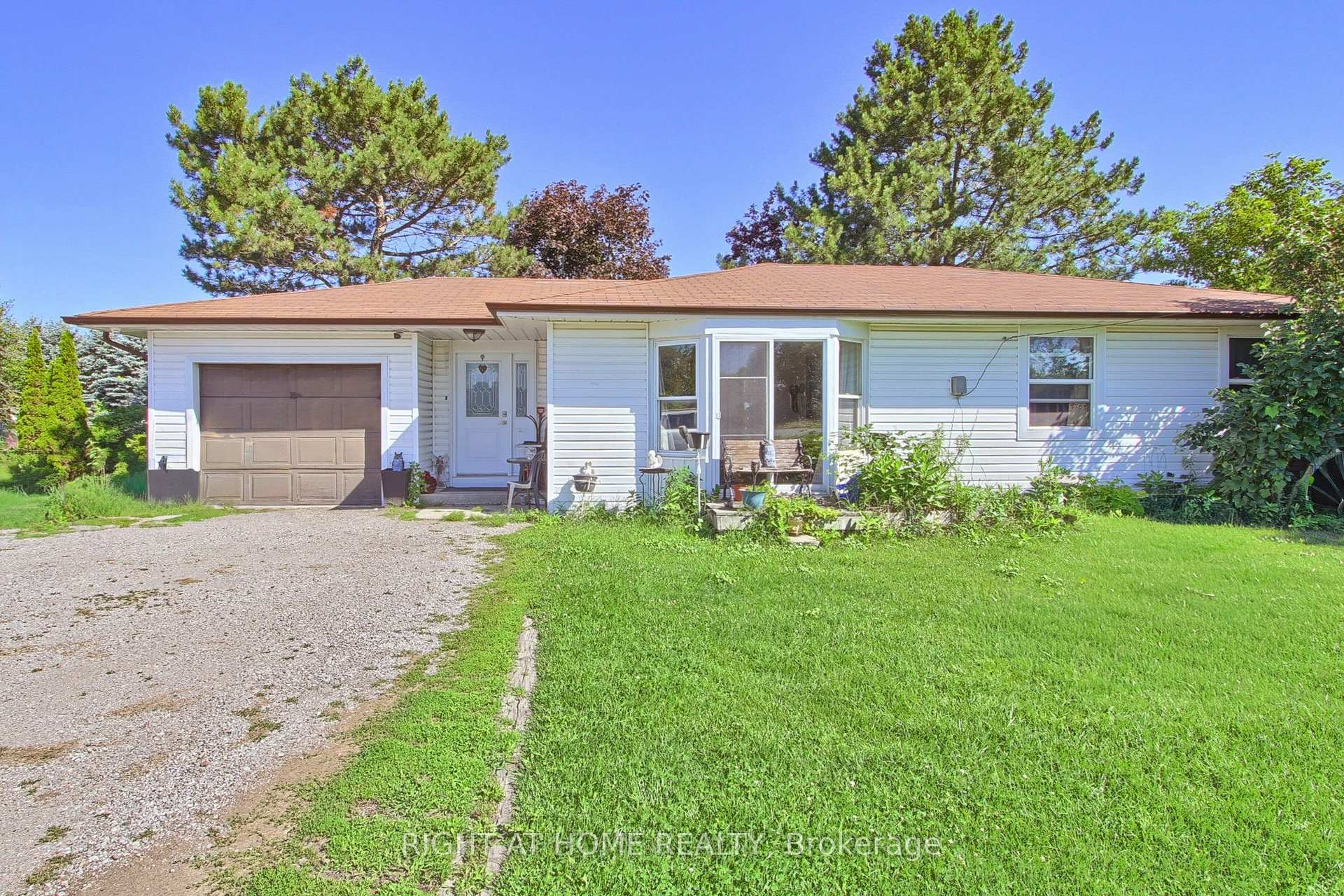 Photo of 1384 Graham Side Road