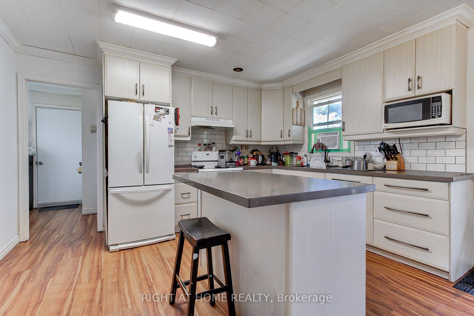Photo 3 of 1384 Graham Side Road, King, Rural King — HOMEH