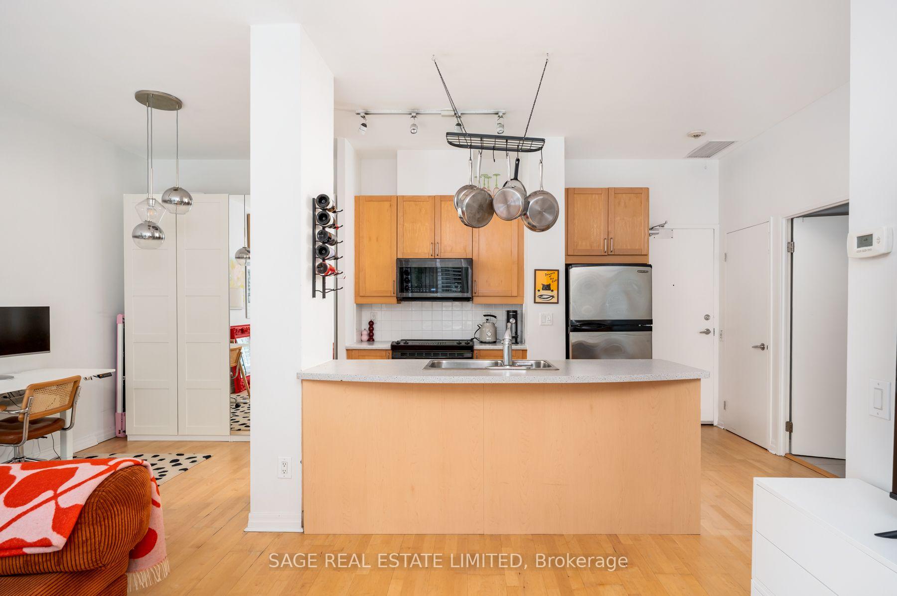 Photo 6 of Unit 102, 901 Queen Street W, Toronto, Trinity-Bellwoods — HOMEH