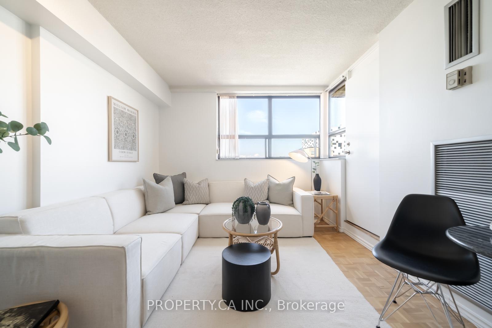 Photo 4 of Unit 914, 80 St Patrick Street, Toronto, Kensington-Chinatown — HOMEH