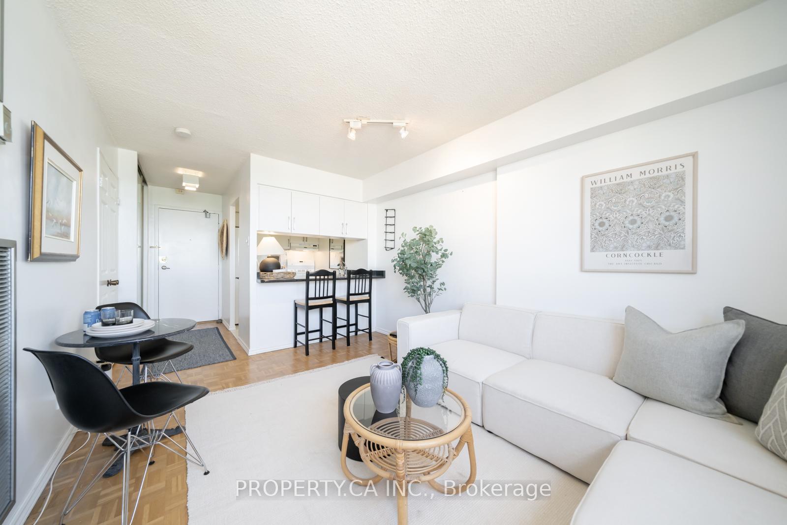 Photo 6 of Unit 914, 80 St Patrick Street, Toronto, Kensington-Chinatown — HOMEH