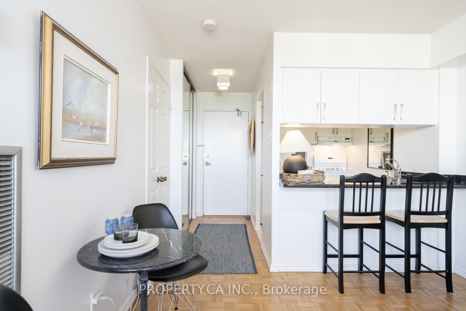 Photo 7 of Unit 914, 80 St Patrick Street, Toronto, Kensington-Chinatown — HOMEH
