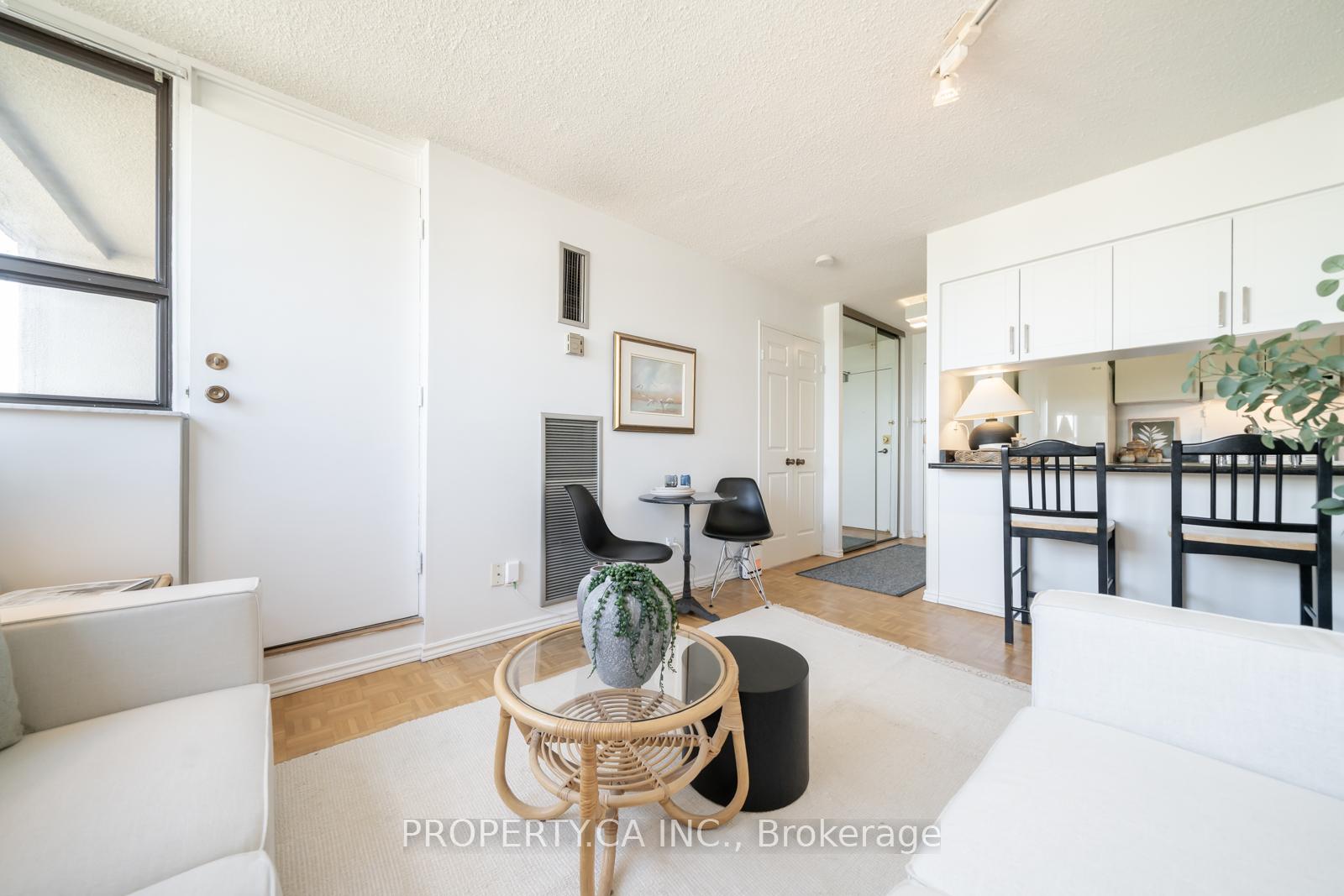 Photo 11 of Unit 914, 80 St Patrick Street, Toronto, Kensington-Chinatown — HOMEH