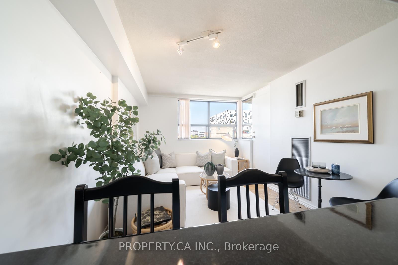 Photo 18 of Unit 914, 80 St Patrick Street, Toronto, Kensington-Chinatown — HOMEH