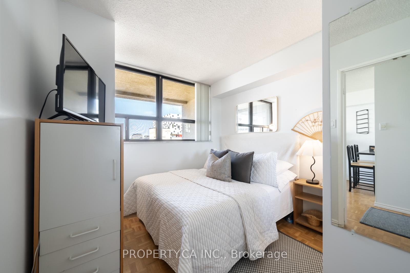 Photo 19 of Unit 914, 80 St Patrick Street, Toronto, Kensington-Chinatown — HOMEH