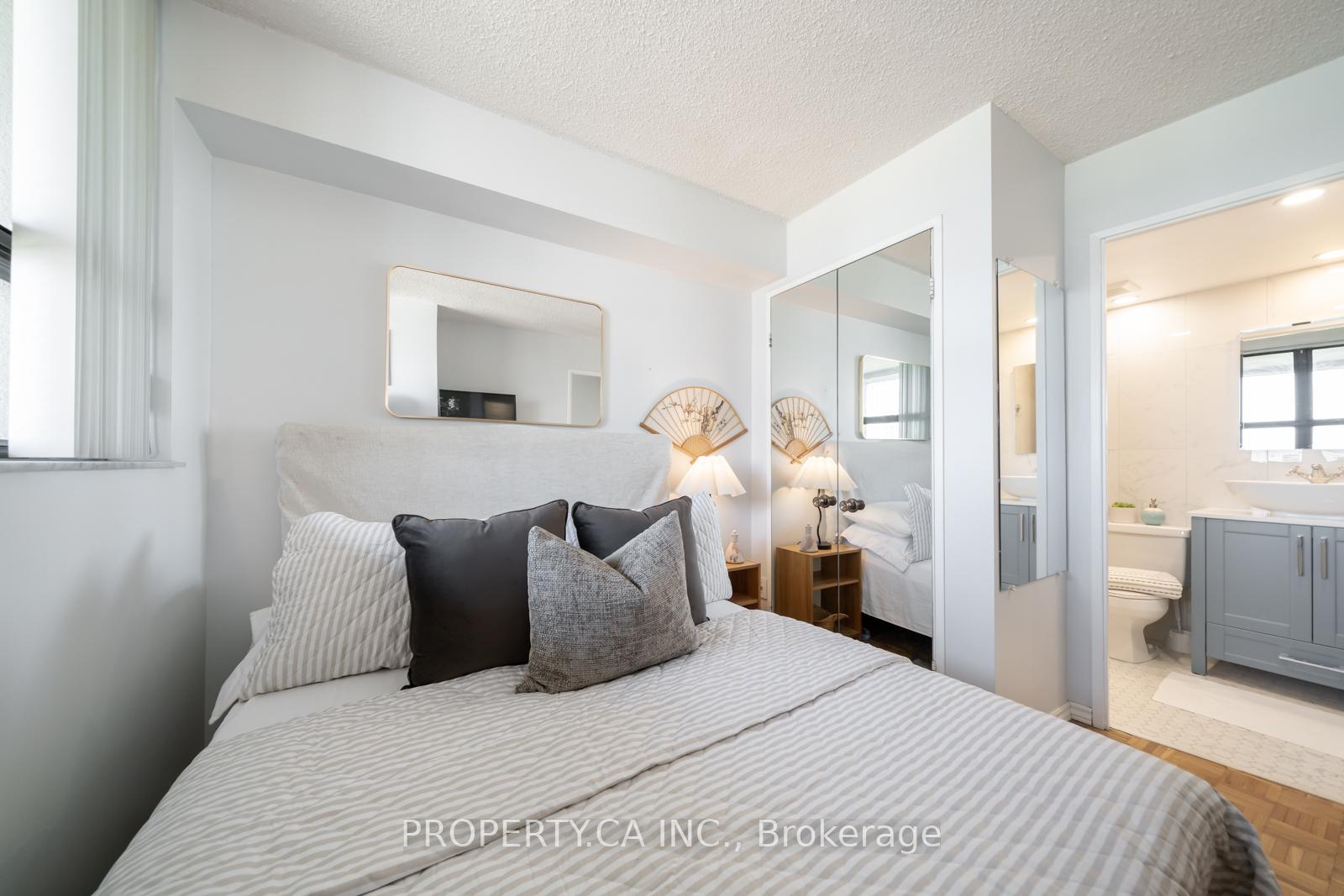 Photo 25 of Unit 914, 80 St Patrick Street, Toronto, Kensington-Chinatown — HOMEH