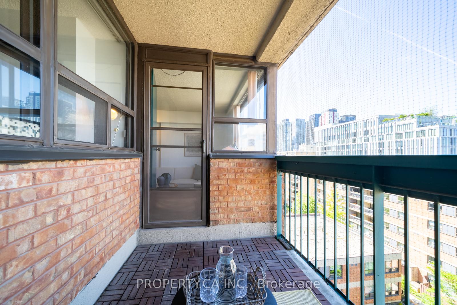 Photo 28 of Unit 914, 80 St Patrick Street, Toronto, Kensington-Chinatown — HOMEH