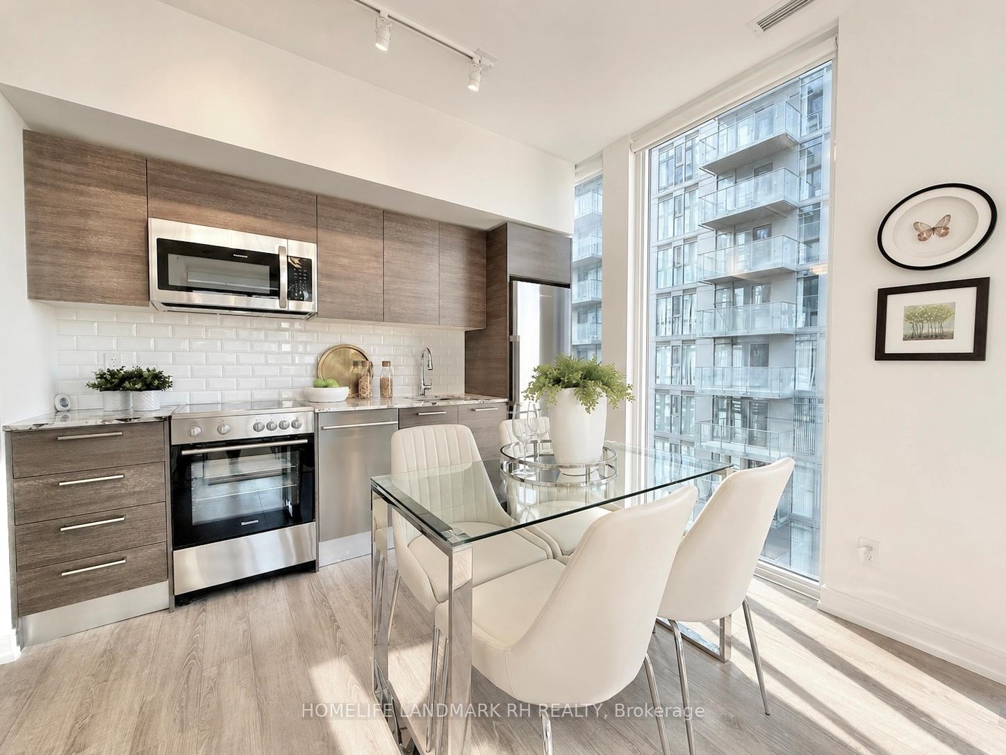 Photo 3 of Unit 1004, 28 Wellesley Street E, Toronto, Church-Yonge Corridor — HOMEH