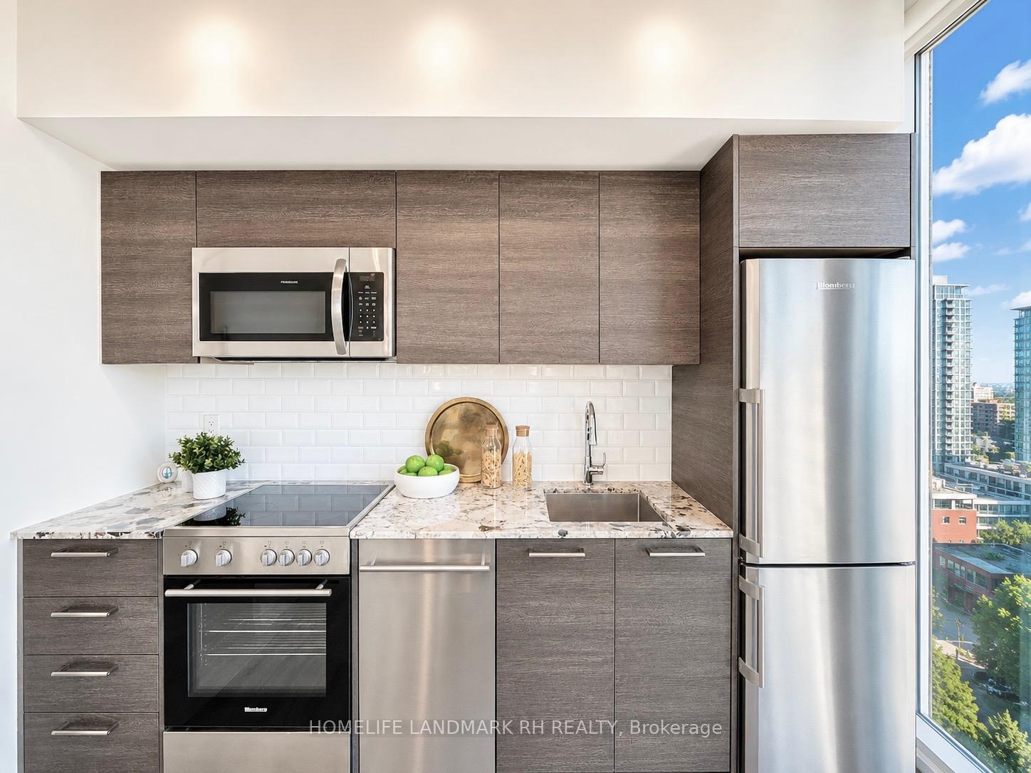 Photo 7 of Unit 1004, 28 Wellesley Street E, Toronto, Church-Yonge Corridor — HOMEH