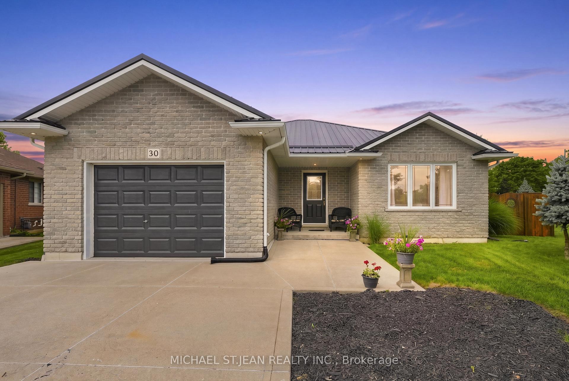 Photo 1 of 30 Leslie Street, Haldimand — HOMEH