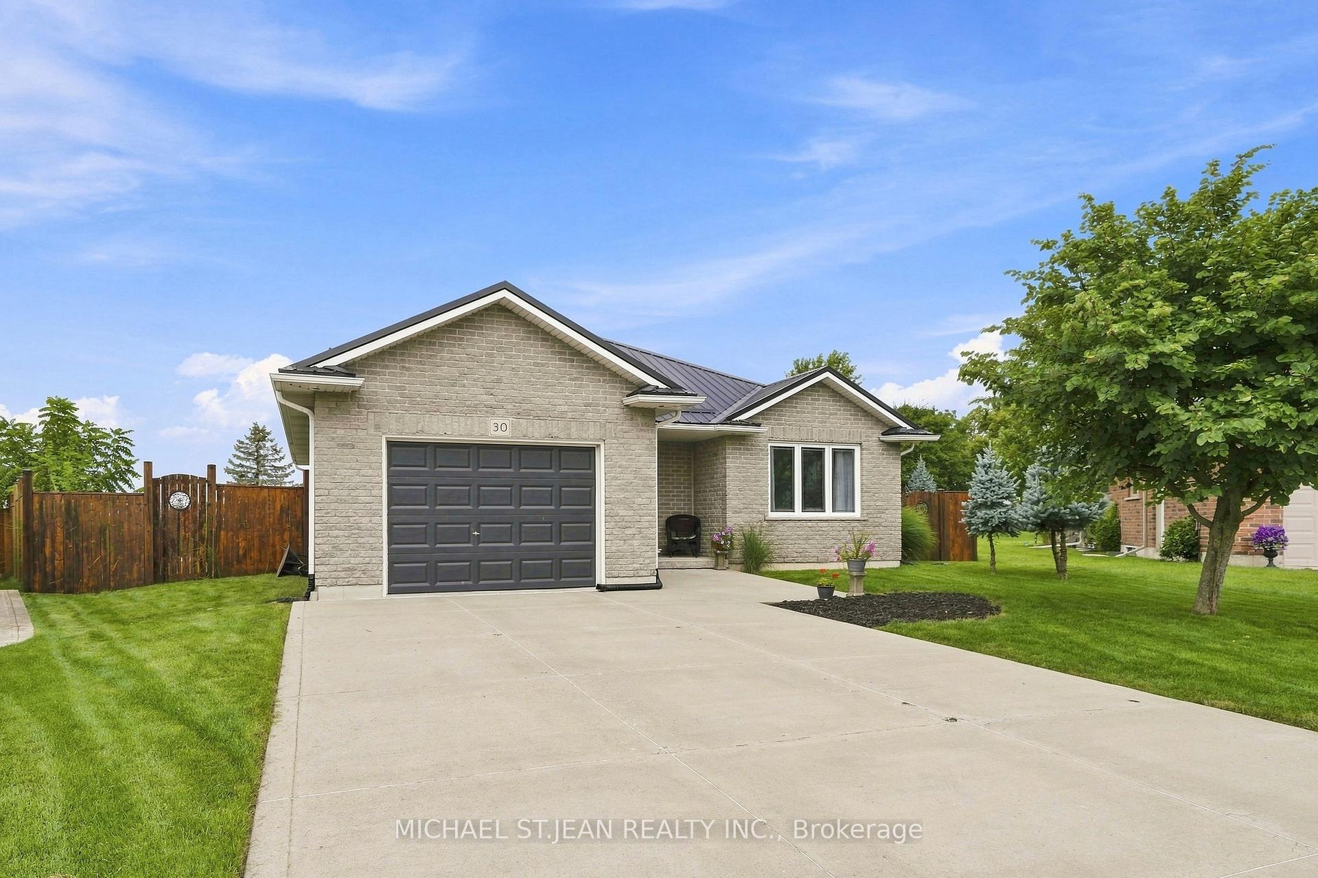 Photo 5 of 30 Leslie Street, Haldimand — HOMEH