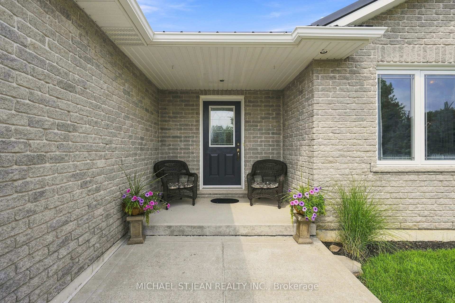 Photo 4 of 30 Leslie Street, Haldimand — HOMEH