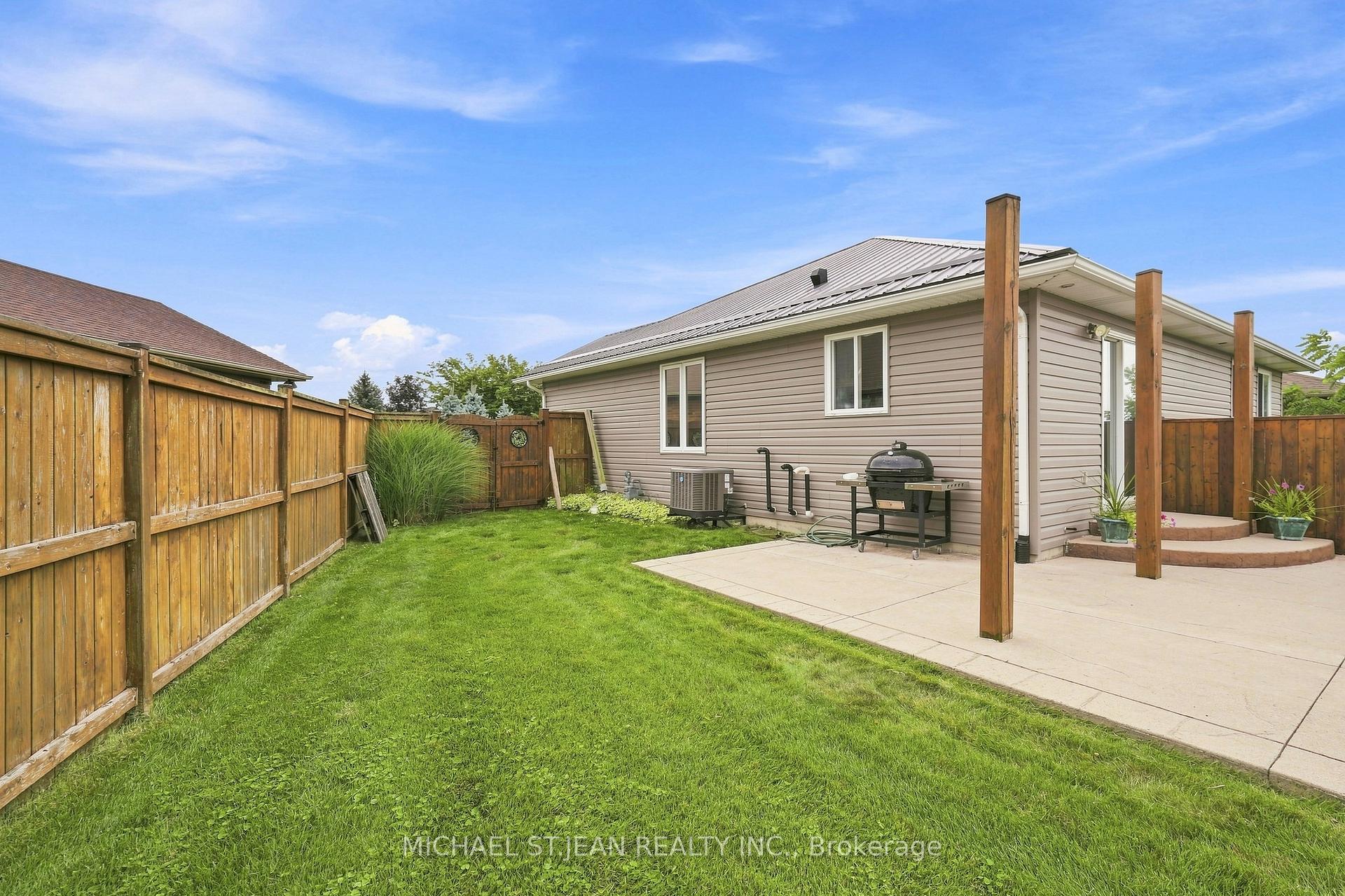 Photo 40 of 30 Leslie Street, Haldimand — HOMEH