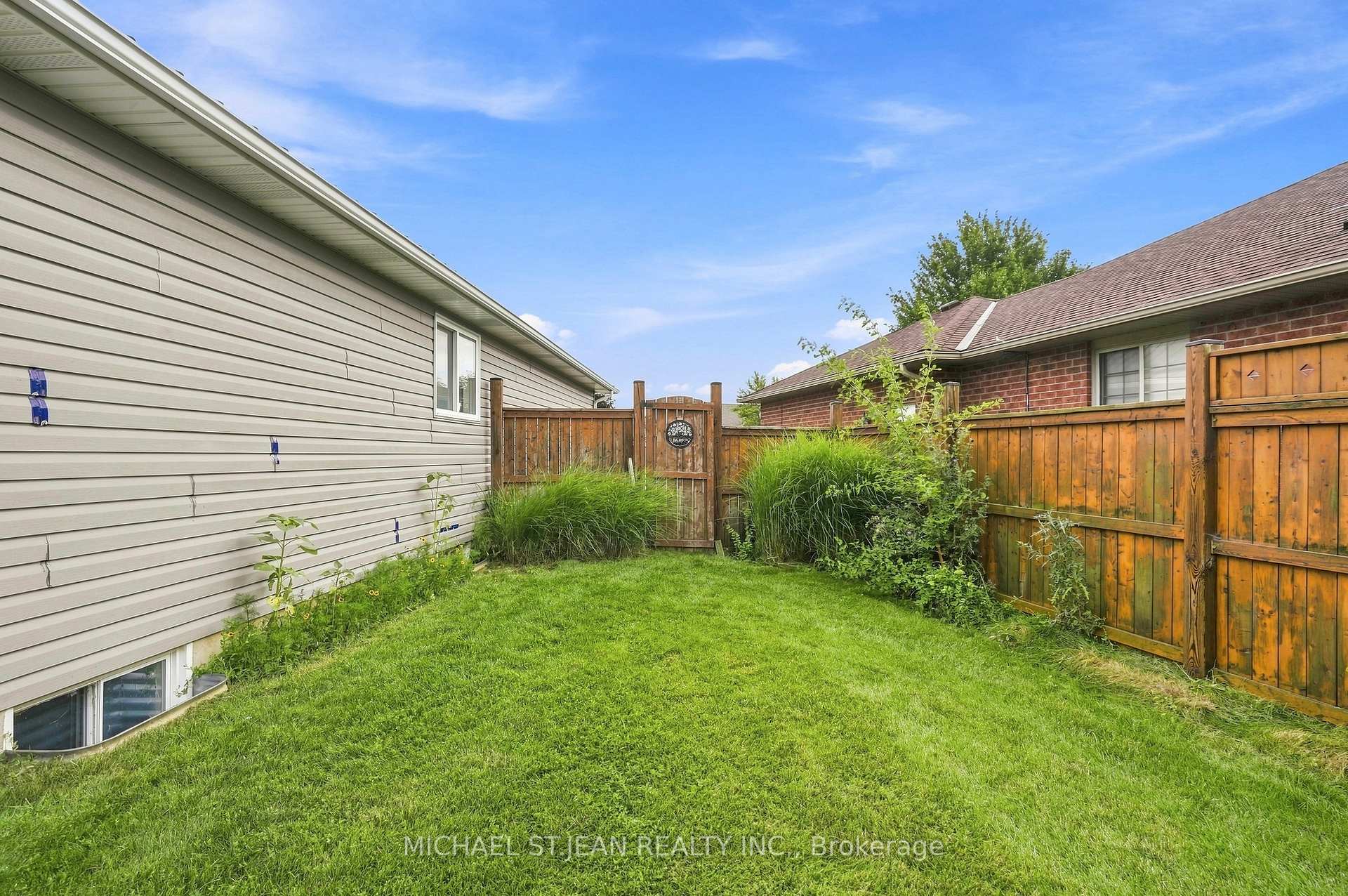 Photo 44 of 30 Leslie Street, Haldimand — HOMEH