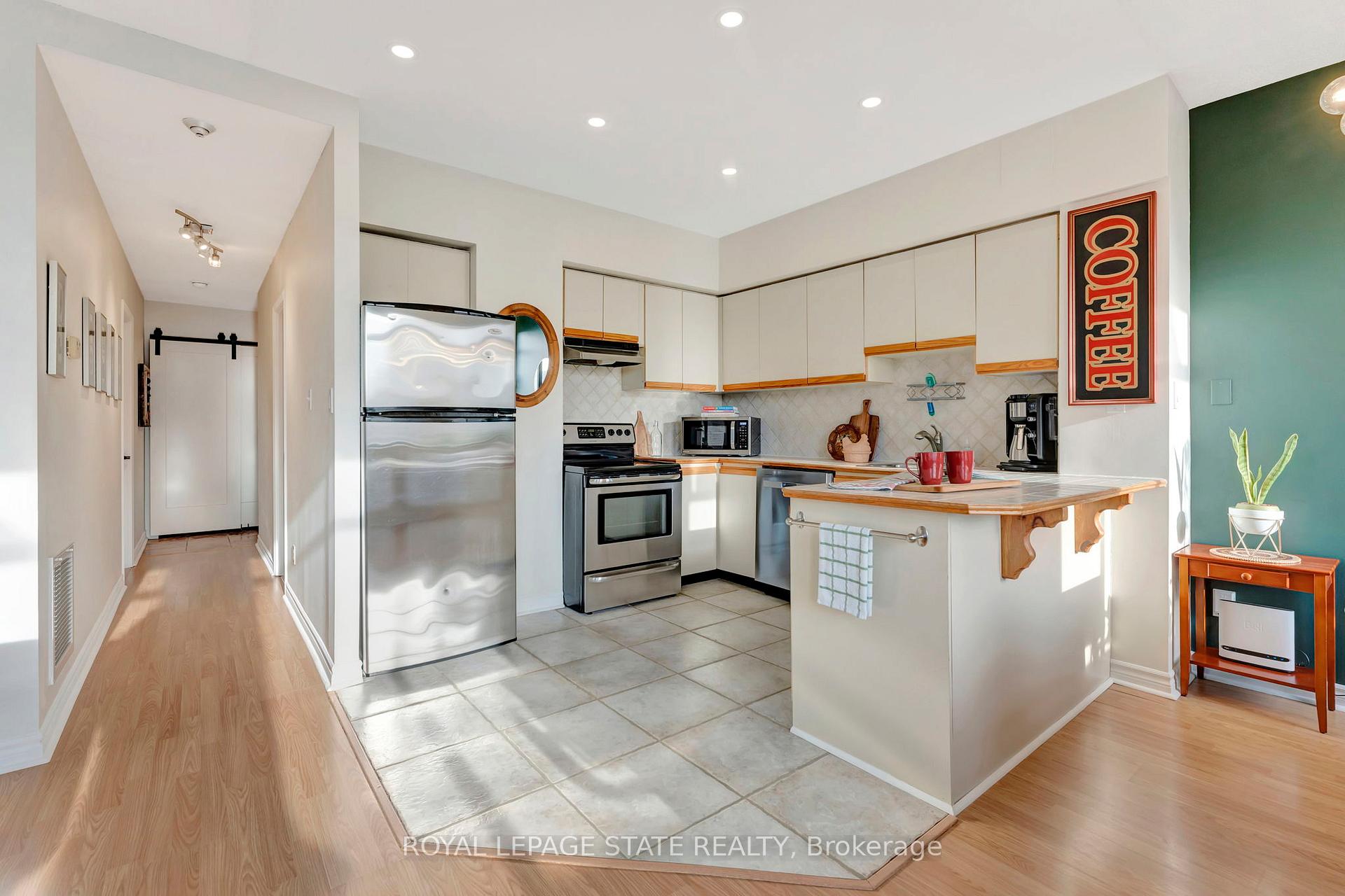 Photo 19 of Unit 701, 36 James Street S, Hamilton, Central — HOMEH