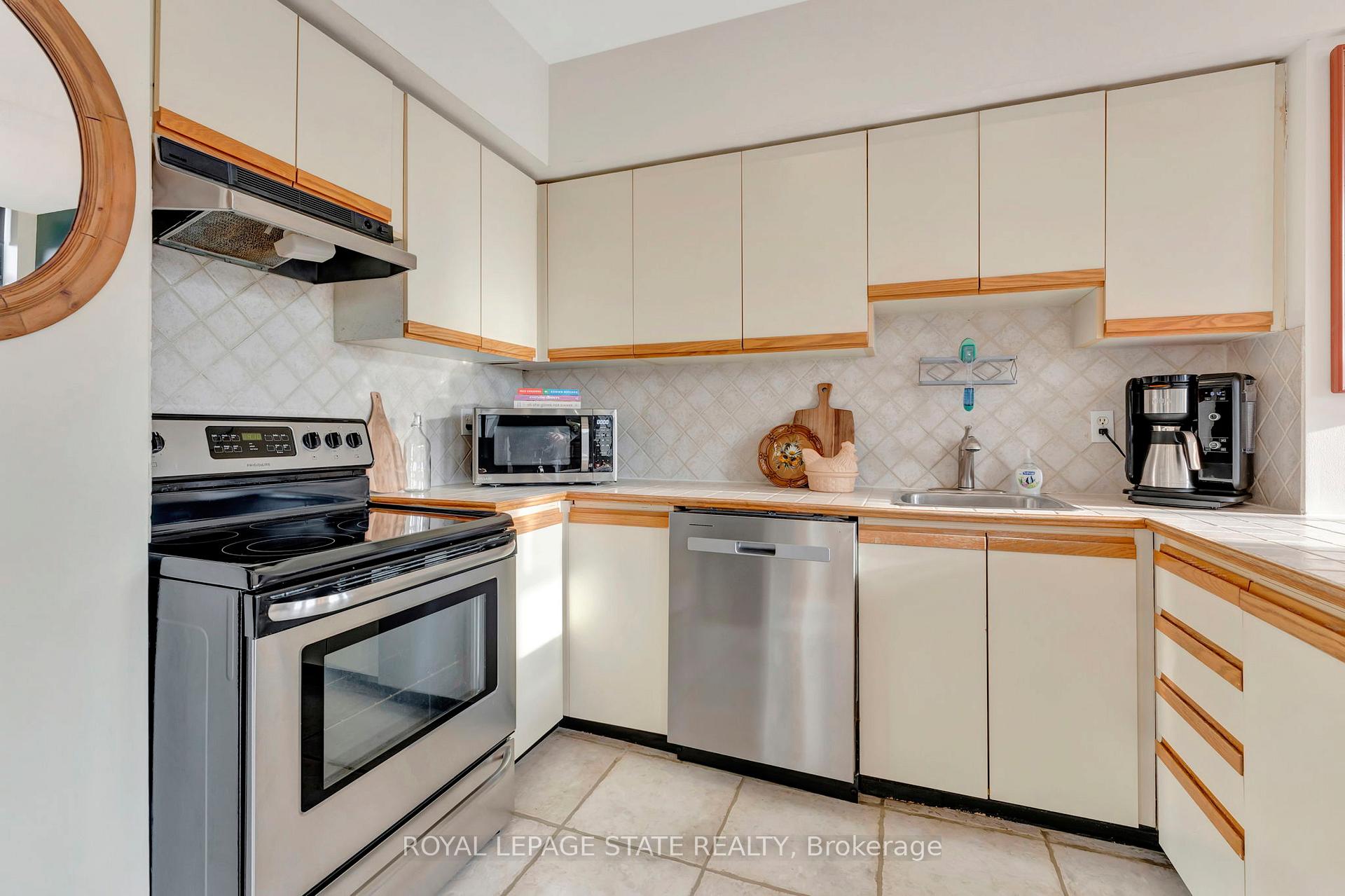 Photo 20 of Unit 701, 36 James Street S, Hamilton, Central — HOMEH