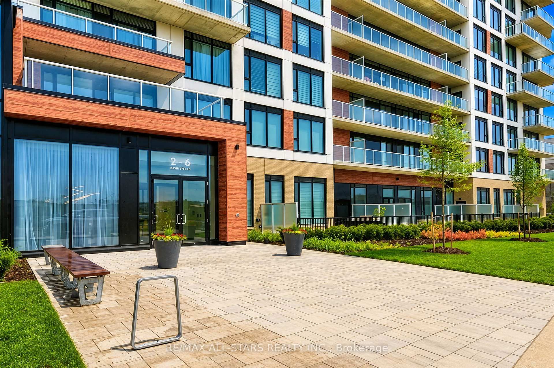 Photo 2 of Unit 124, 2 David Eyer Road, Richmond Hill, Rural Richmond Hill — HOMEH