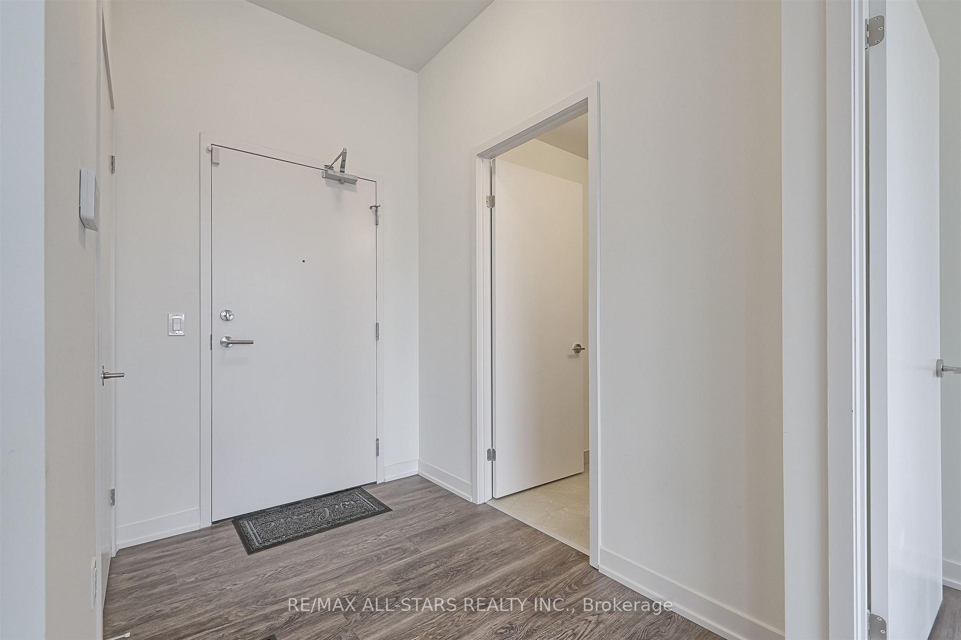 Photo 5 of Unit 124, 2 David Eyer Road, Richmond Hill, Rural Richmond Hill — HOMEH