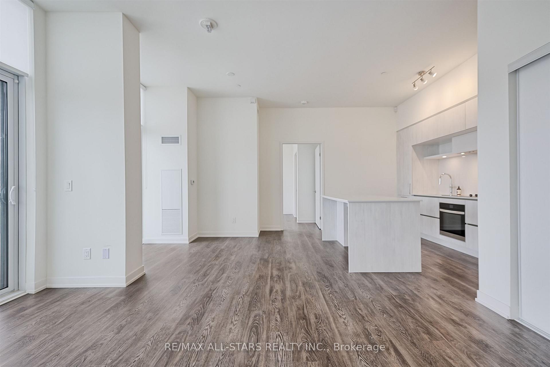 Photo 8 of Unit 124, 2 David Eyer Road, Richmond Hill, Rural Richmond Hill — HOMEH