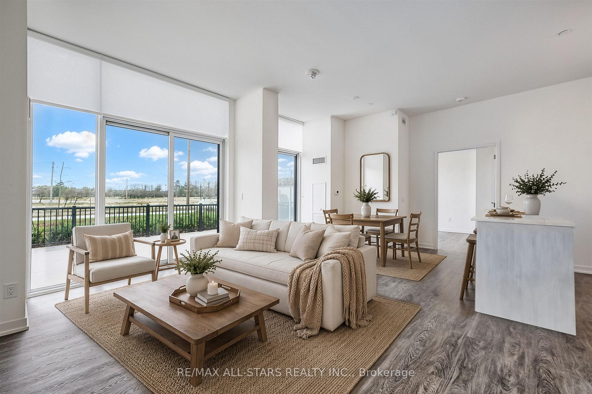 Photo 9 of Unit 124, 2 David Eyer Road, Richmond Hill, Rural Richmond Hill — HOMEH