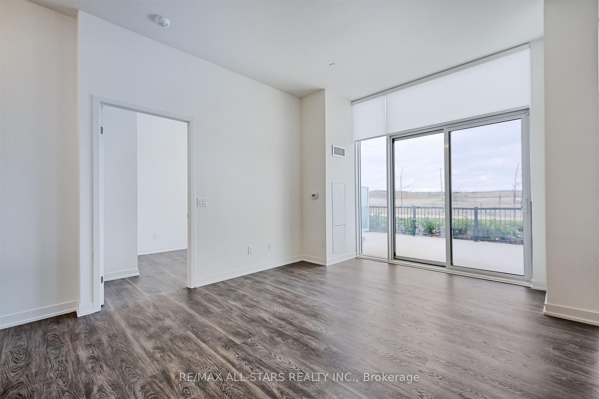 Photo 11 of Unit 124, 2 David Eyer Road, Richmond Hill, Rural Richmond Hill — HOMEH