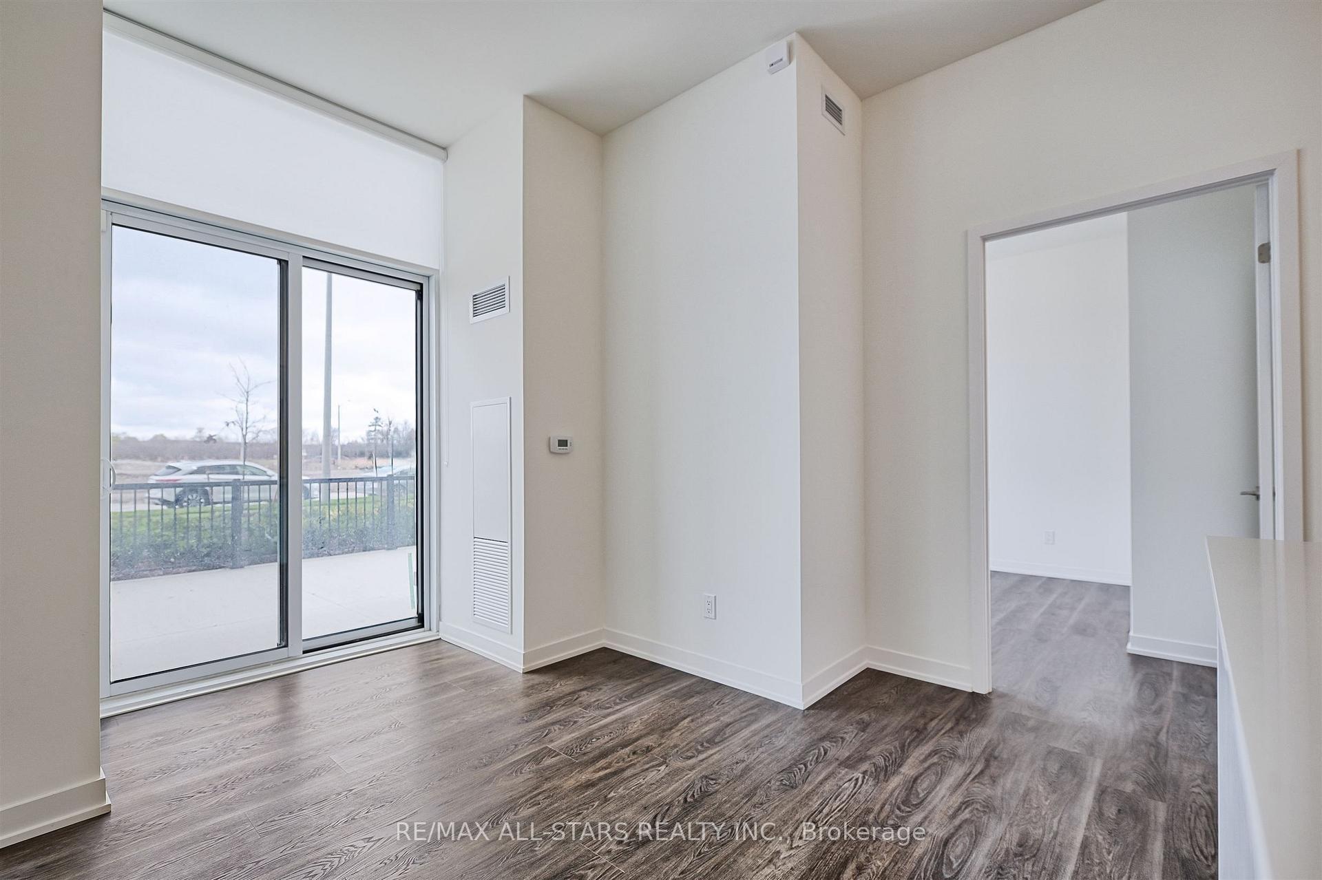 Photo 13 of Unit 124, 2 David Eyer Road, Richmond Hill, Rural Richmond Hill — HOMEH